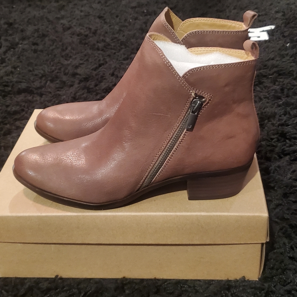 Lucky brand, side zip ankle boot